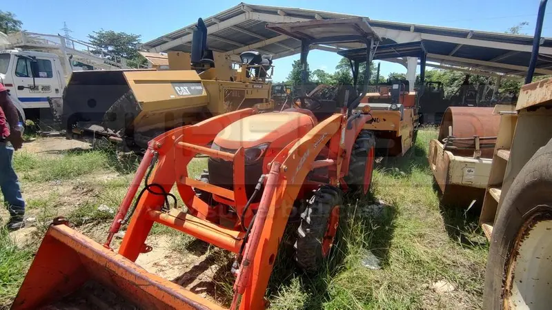 TRACTOR AGRICOLA KUBOTA L3200D 2013 POT. 31,9 HP, CAP. 102 TON, Ubic.: TURBACO, BOLIVAR — imagen 2 de 8