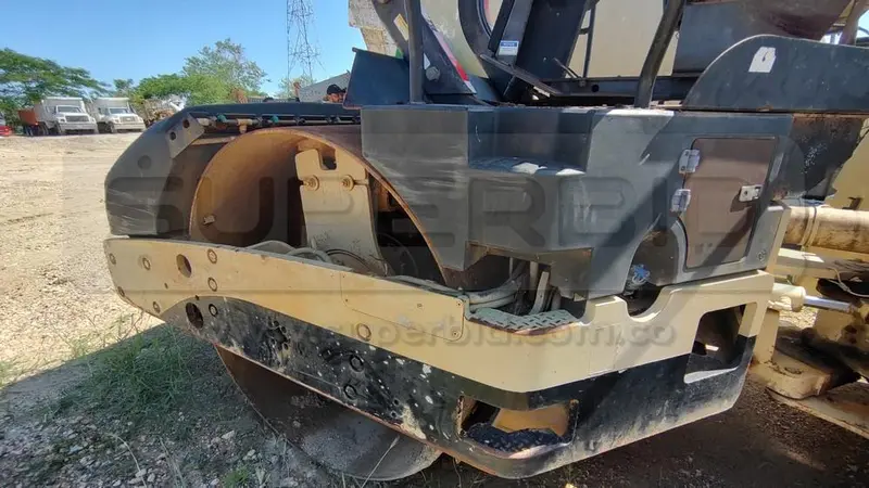 VIBROCOMPACTADORA INGERSOLL RAND DD118HF 2006 POT. 148 HP, CAP. 12 TON, PLACA: MC211695 Ubic.: TURBACO, BOLIVAR — imagen 6 de 8
