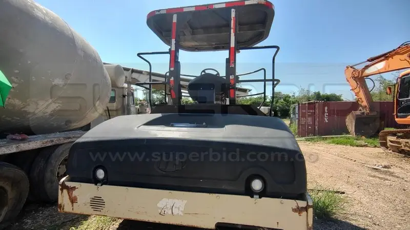 VIBROCOMPACTADORA INGERSOLL RAND DD118HF 2006 POT. 148 HP, CAP. 12 TON, PLACA: MC211695 Ubic.: TURBACO, BOLIVAR — imagen 7 de 8