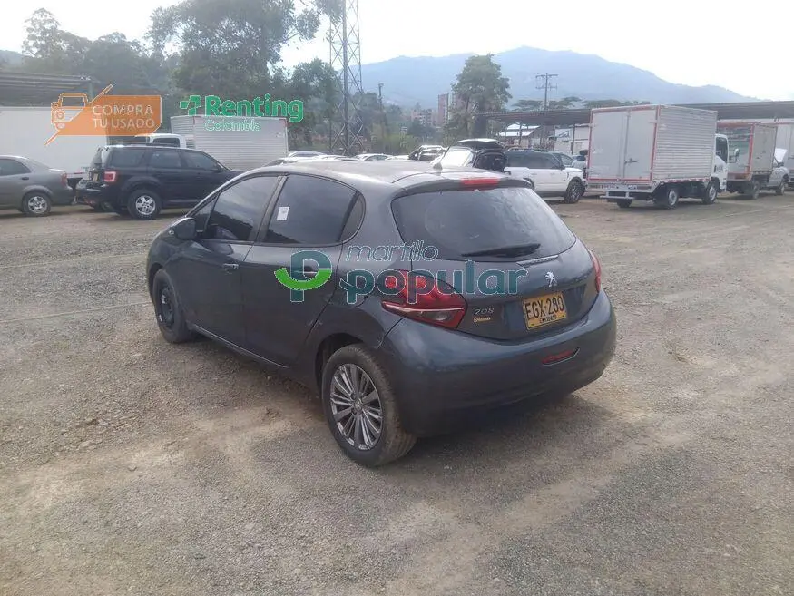 Automóvil Peugeot 2008 2017