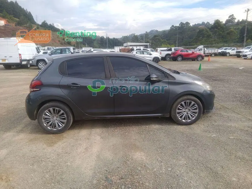 Automóvil Peugeot 2008 2017 — imagen 6 de 12