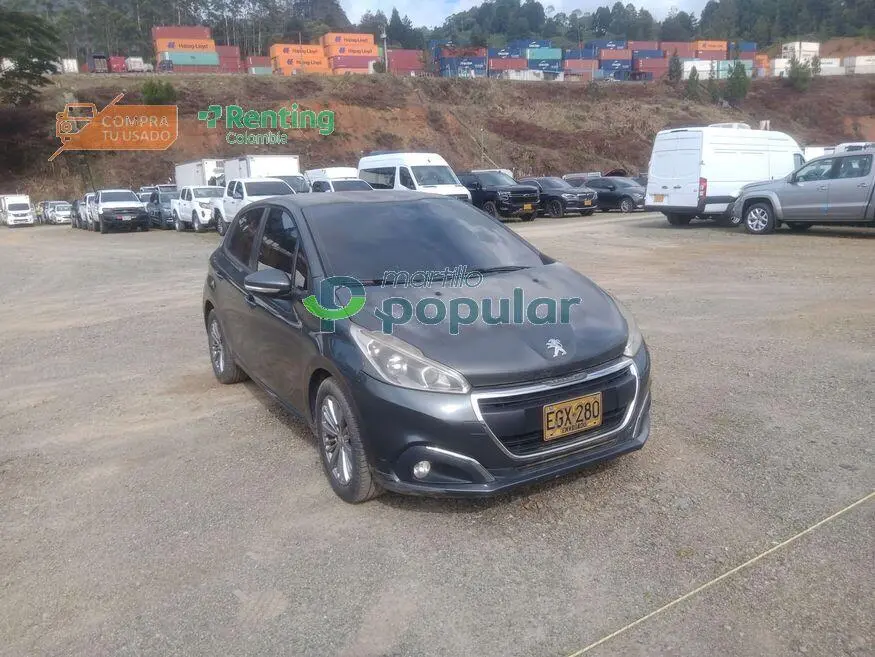 Automóvil Peugeot 2008 2017 — imagen 7 de 12