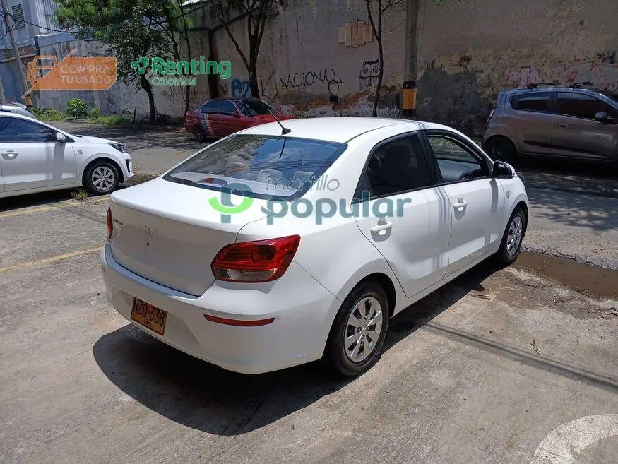 Automóvil Kia SOLUTO 2025 — imagen 8 de 12