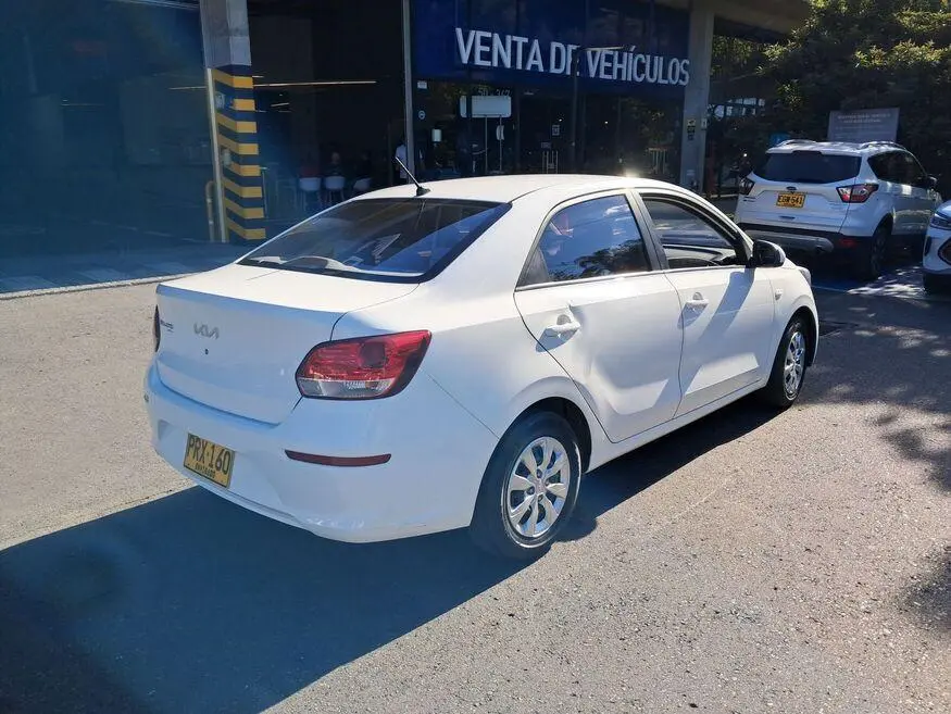 Automóvil Kia SOLUTO 2026 — imagen 2 de 12