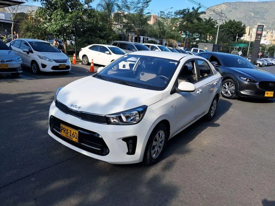Automóvil Kia SOLUTO 2026 — imagen 3 de 12