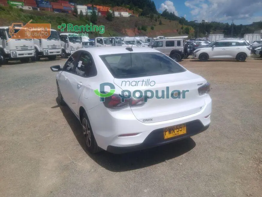 Automóvil Chevrolet Onix 2026 — imagen 2 de 12