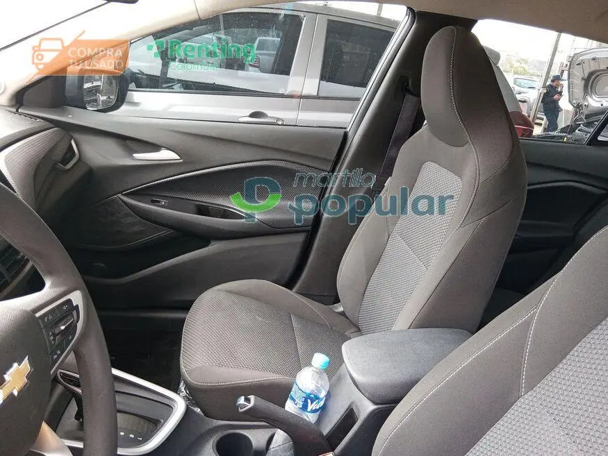 Automóvil Chevrolet Onix 2025 — imagen 2 de 12