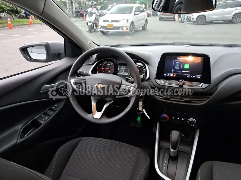 Chevrolet Onix nb lt turbo at - 2025 - 123 - Medellín — imagen 2 de 8