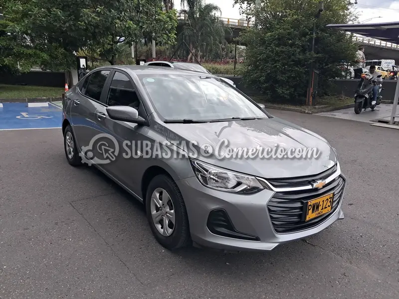 Chevrolet Onix nb lt turbo at - 2025 - 123 - Medellín — imagen 5 de 8