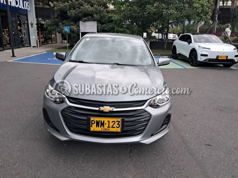 Chevrolet Onix nb lt turbo at - 2025 - 123 - Medellín — imagen 6 de 8