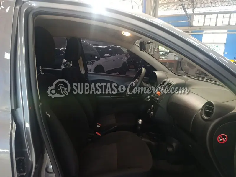 Nissan New march 1.6l — imagen 4 de 8