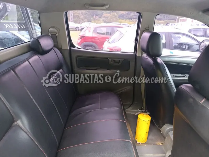 Toyota Hilux nueva 2.5 diesel dc 4x4 - 2014 - 891 - Caldas — imagen 4 de 8