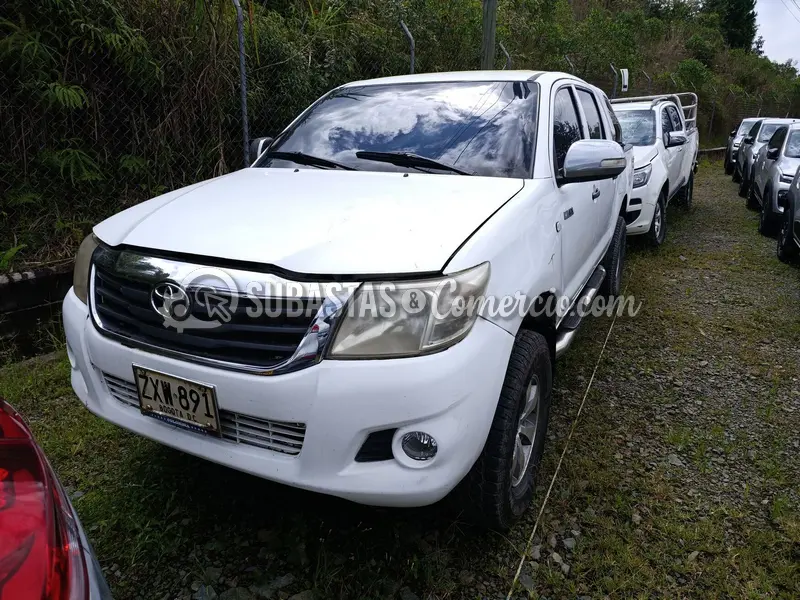 Toyota Hilux nueva 2.5 diesel dc 4x4 - 2014 - 891 - Caldas — imagen 6 de 8