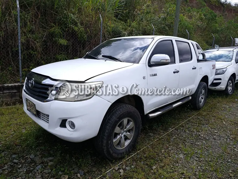 Toyota Hilux nueva 2.5 diesel dc 4x4 - 2014 - 891 - Caldas — imagen 7 de 8