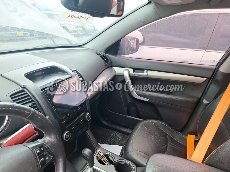 Kia Sorento xm 3.5 gasolina automática 4x4 - 2012 - 978 - Bogotá — imagen 3 de 8