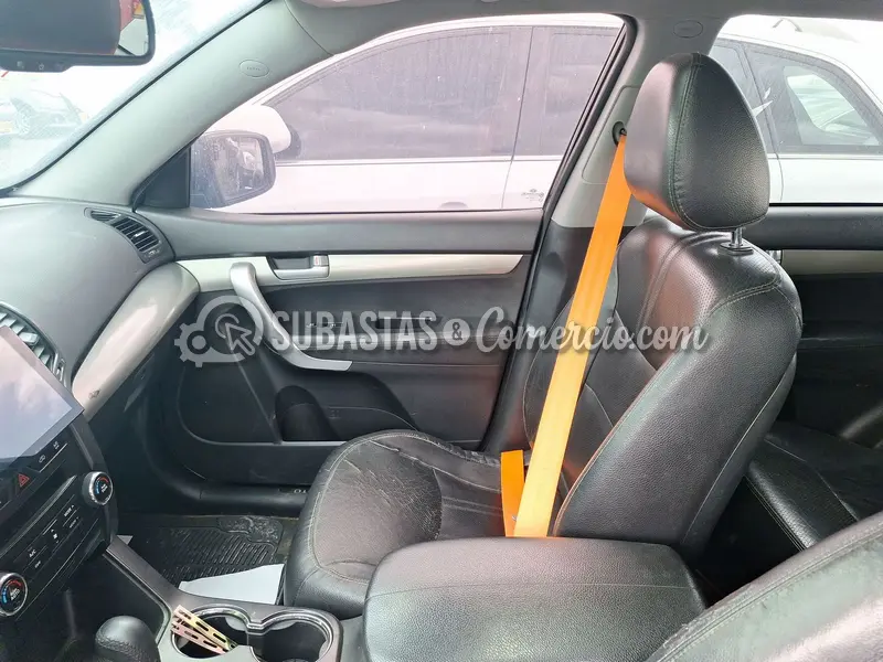 Kia Sorento xm 3.5 gasolina automática 4x4 - 2012 - 978 - Bogotá — imagen 4 de 8