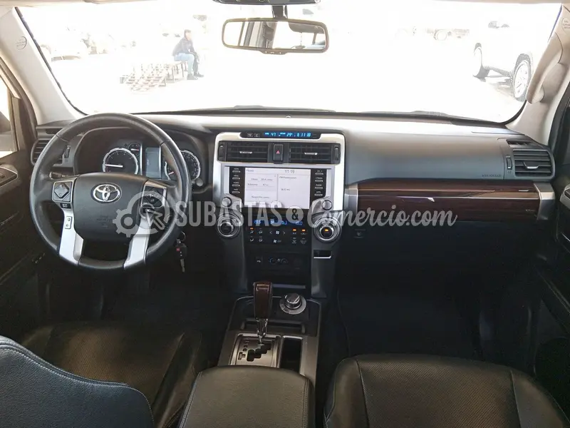 Toyota 4 runner 4.0 limited automática 4x4 - 2020 - 115 - Barranquilla — imagen 2 de 8