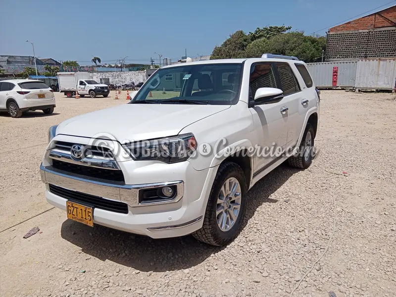 Toyota 4 runner 4.0 limited automática 4x4 - 2020 - 115 - Barranquilla — imagen 7 de 8