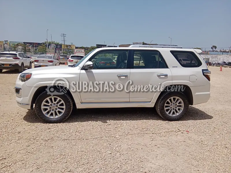 Toyota 4 runner 4.0 limited automática 4x4 - 2020 - 115 - Barranquilla — imagen 8 de 8