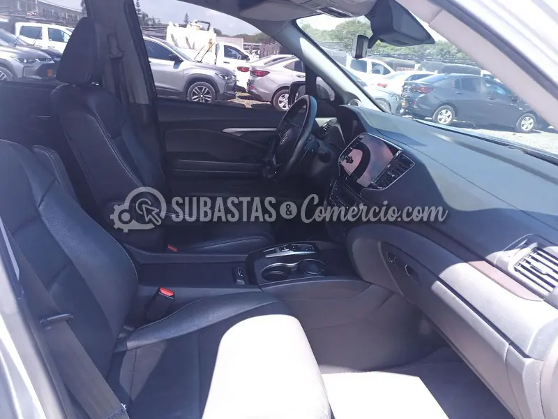 Honda Pilot exl prestige 2wd - 2021 - 302 - Cali — imagen 3 de 8