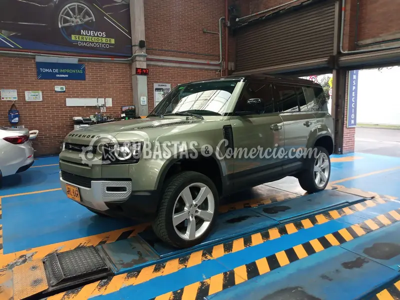 Land rover Defender first edition 3.0 híbrida - 2020 - 867 - Bogotá — imagen 7 de 8