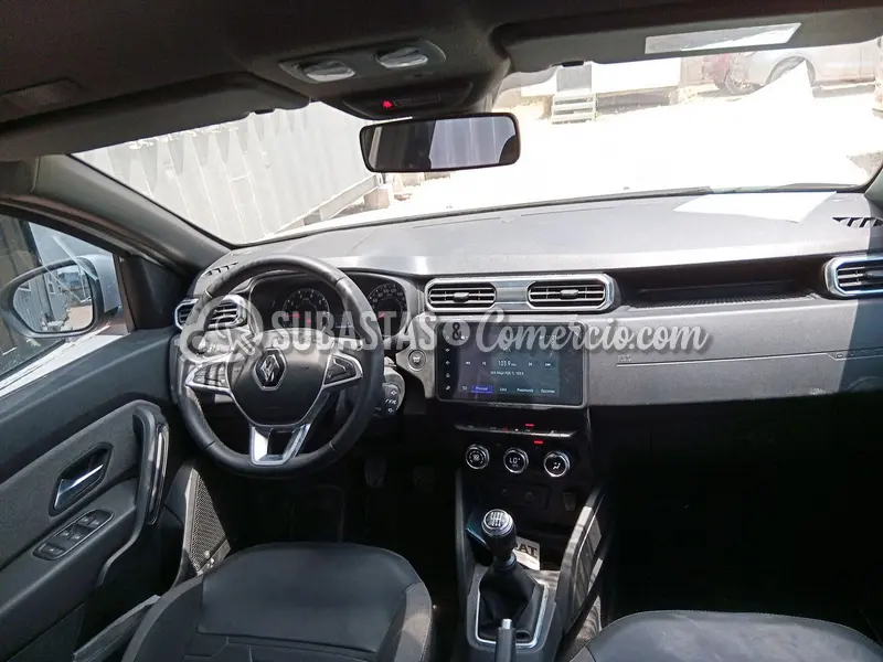 Renault Duster iconic 1.3t 4x4 mt - 2024 - 332 - Barranquilla — imagen 2 de 8