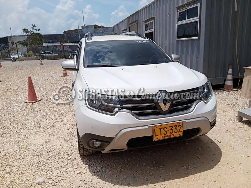 Renault Duster iconic 1.3t 4x4 mt - 2024 - 332 - Barranquilla — imagen 6 de 8