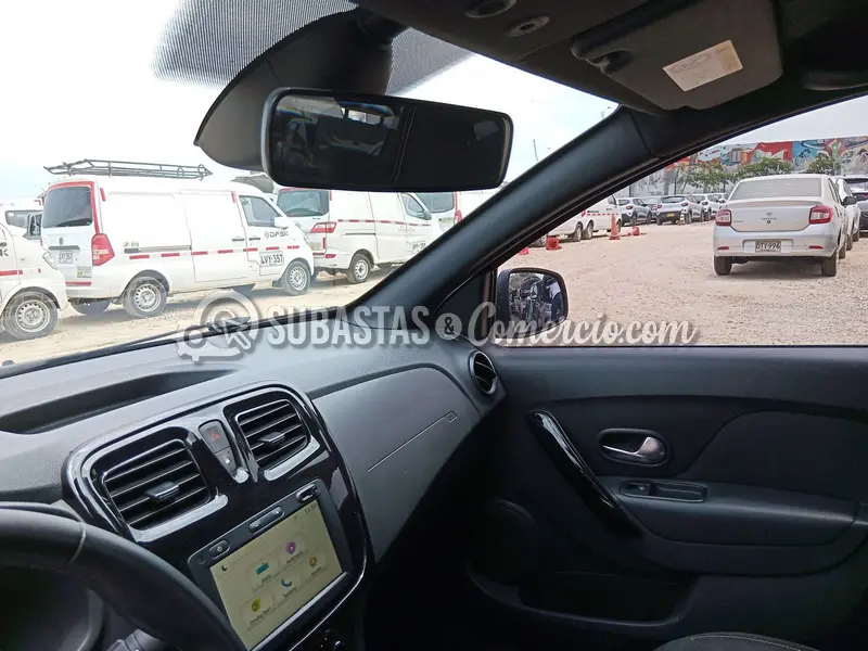 Renault Logan intens cvt ph2 - 2026 - 123 - Barranquilla — imagen 3 de 8