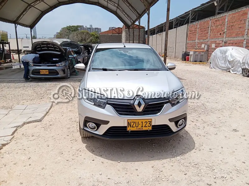 Renault Logan intens cvt ph2 - 2026 - 123 - Barranquilla — imagen 6 de 8