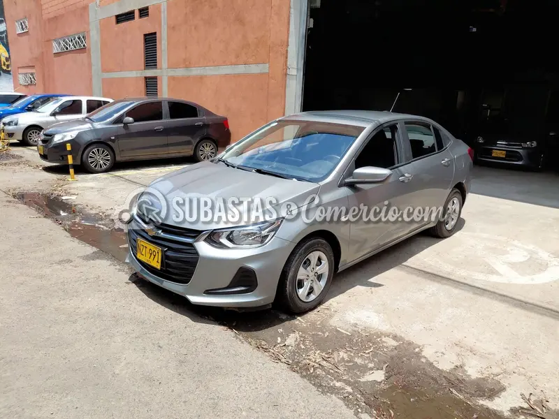 Chevrolet Onix nb lt turbo at - 2025 - 991 - Medellín — imagen 4 de 8