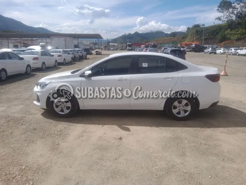 Chevrolet Onix nb lt turbo mt - 2025 - 502 - Caldas — imagen 8 de 8