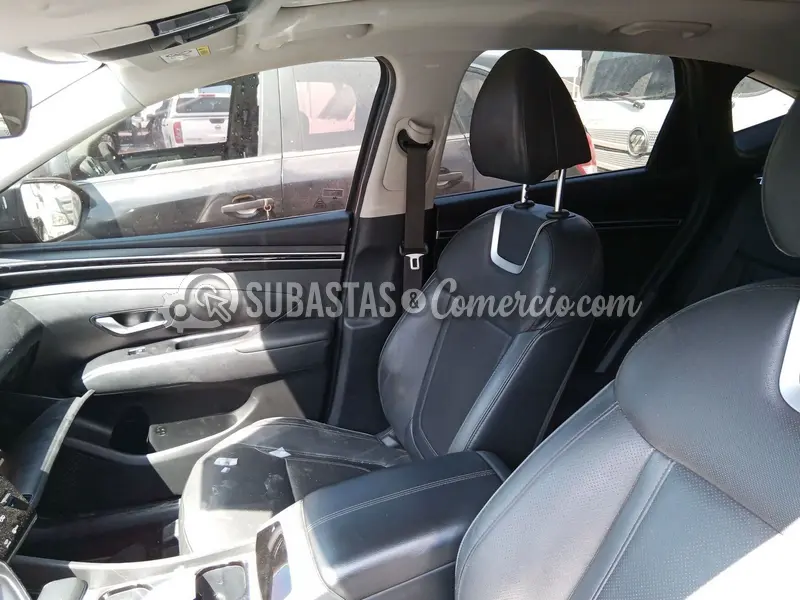 Hyundai Tucson limited at 4x4 - 2023 - 542 - Barranquilla — imagen 4 de 8