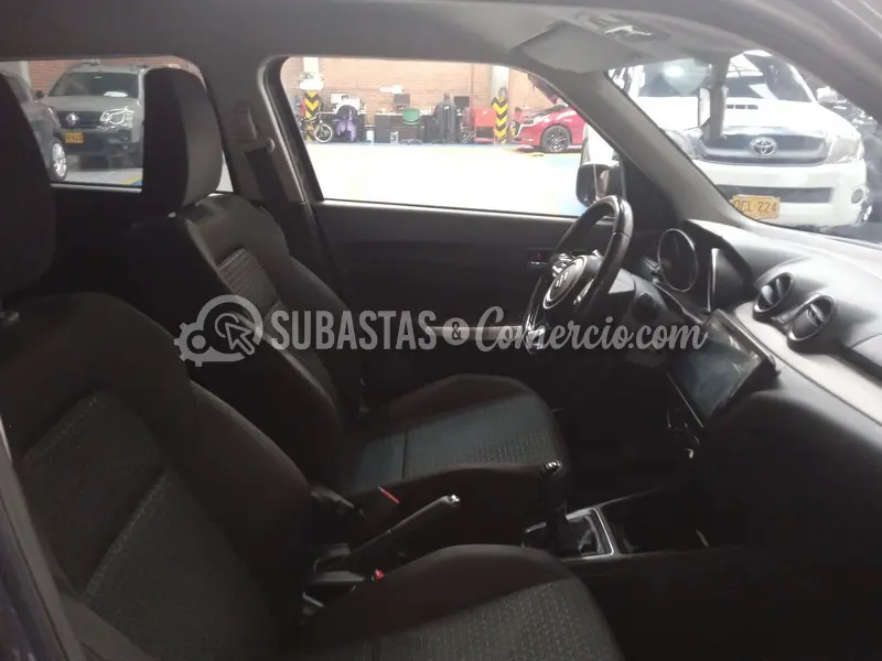 Suzuki New swift 1.2 hybrid - 2022 - 117 - Bogotá — imagen 4 de 8