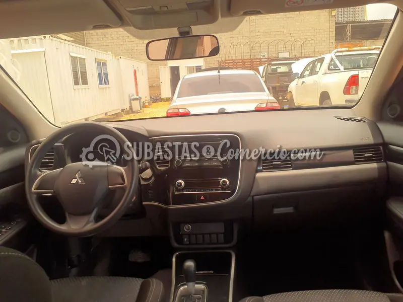 Mitsubishi Outlander kaiteki 2.4 4x4 cvt lx - 2022 - 037 - Barranquill — imagen 2 de 8