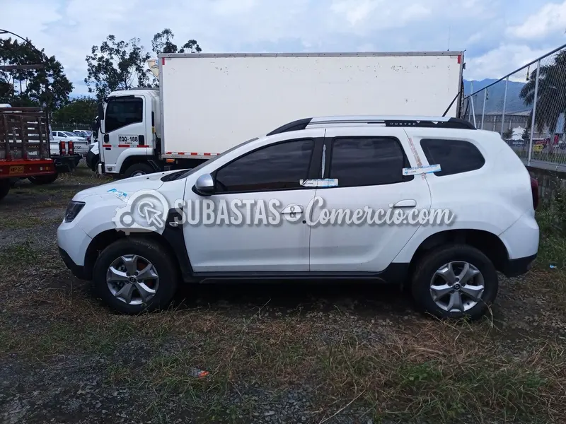 Renault Nueva duster intens 1.3t 4x2 cvt - 2023 - 692 - Cali — imagen 5 de 8