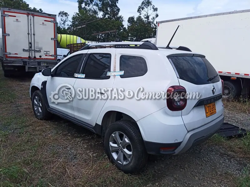 Renault Nueva duster intens 1.3t 4x2 cvt - 2023 - 692 - Cali — imagen 6 de 8