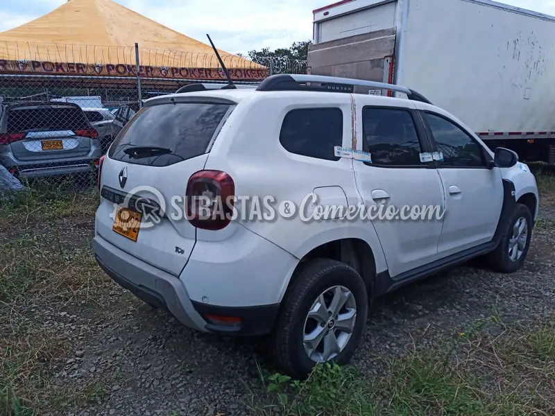 Renault Nueva duster intens 1.3t 4x2 cvt - 2023 - 692 - Cali — imagen 8 de 8