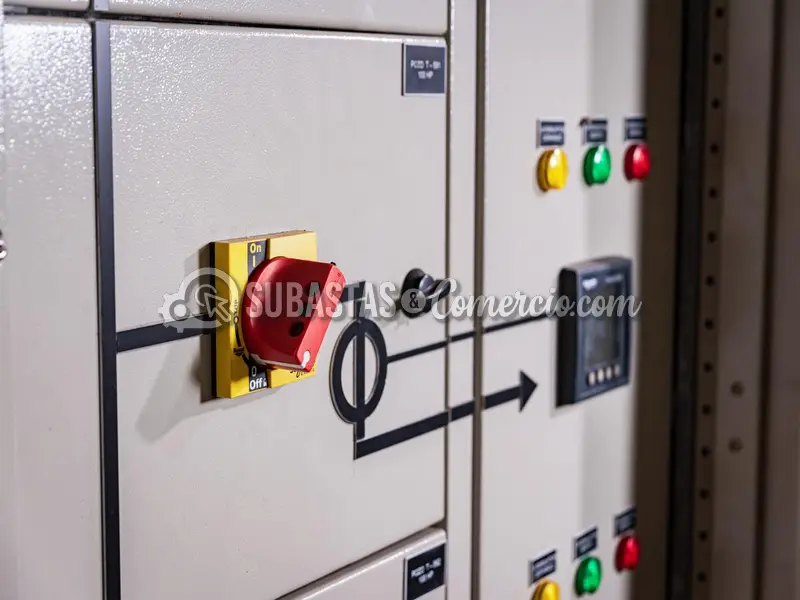 Equipos eléctricos de distribución, transformación y respaldo de energ — imagen 6 de 8