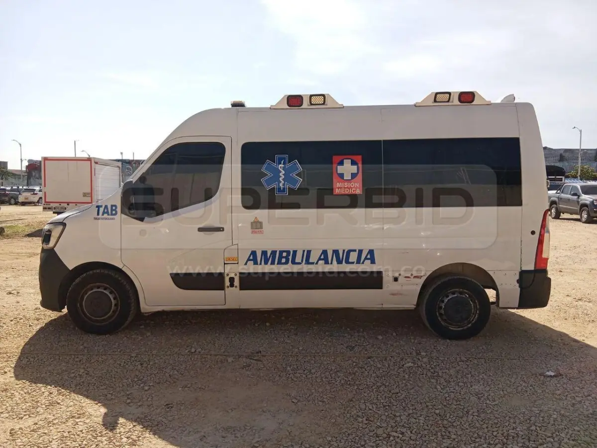 RENAULT MASTER AMBULANCIA TAB 2.5 DIESEL 2463 CC MOD. 2023, RP#5 PLACA: LJN787 Ubic.: BARRANQUILLA — imagen 5 de 8