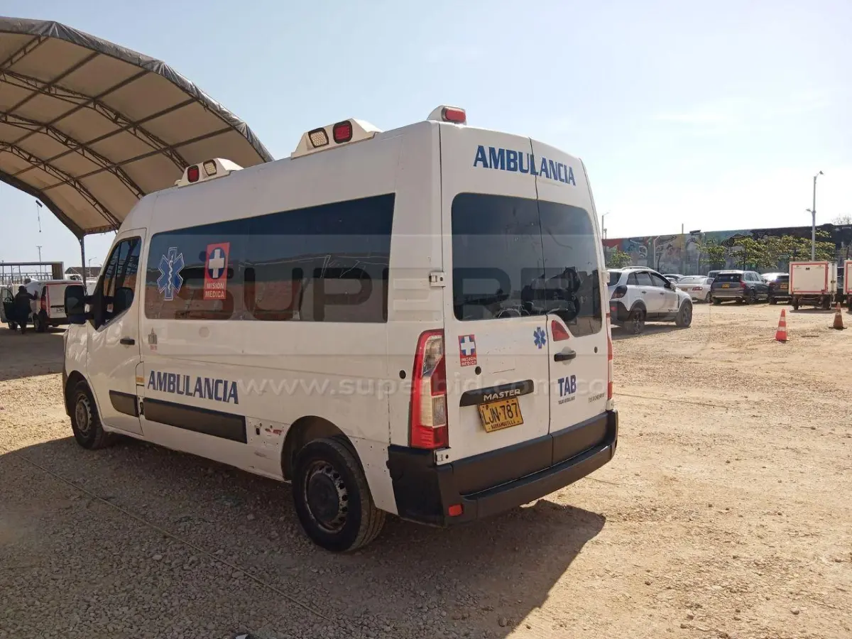 RENAULT MASTER AMBULANCIA TAB 2.5 DIESEL 2463 CC MOD. 2023, RP#5 PLACA: LJN787 Ubic.: BARRANQUILLA — imagen 6 de 8