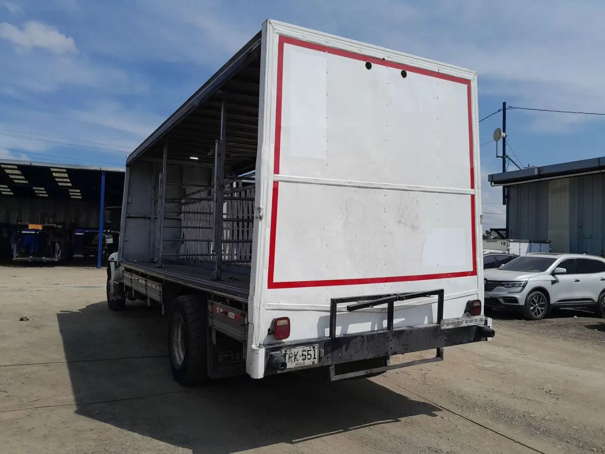 INTERNATIONAL 4300 4X2 7636 CC MOD. 2013, RP#1 PLACA: TRK551 Ubic.: BOGOTÁ — imagen 6 de 8