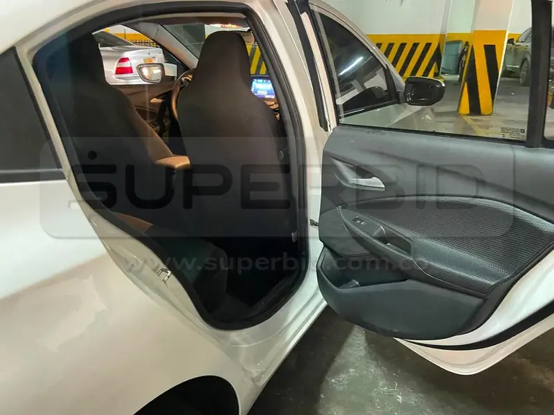 CHEVROLET ONIX LT TURBO AC 1.0 4P 4X2 TA (D) 1000 CC, MOD. 2023, RP#1 PLACA: NIU585 Ubic.: Bogota — imagen 7 de 8