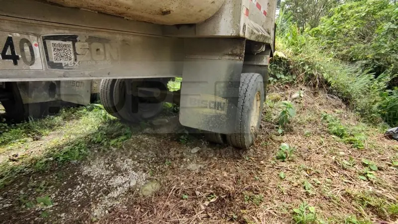 DOLIS VOLCO BISON 2 EJES MOD. 2015, PLACA: S21966 Ubic.: MOCOA, PUTUMAYO — imagen 8 de 8