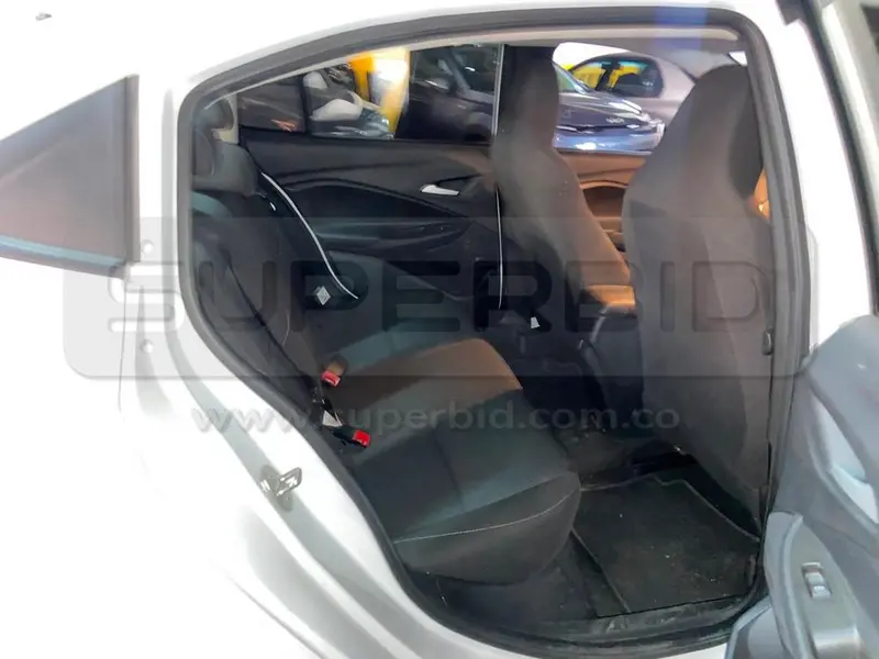 CHEVROLET ONIX LT TURBO AC 1.0 4P 4X2 TA (D) 1000 CC, MOD. 2023, RP#1 PLACA: NIU585 Ubic.: Bogota — imagen 8 de 8
