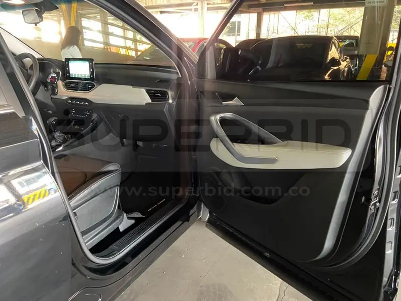 CHEVROLET CAPTIVA TURBO LTZ AT 1451 CC, MOD. 2023, RP#1 PLACA: NIU580 Ubic.: Bogota — imagen 5 de 8