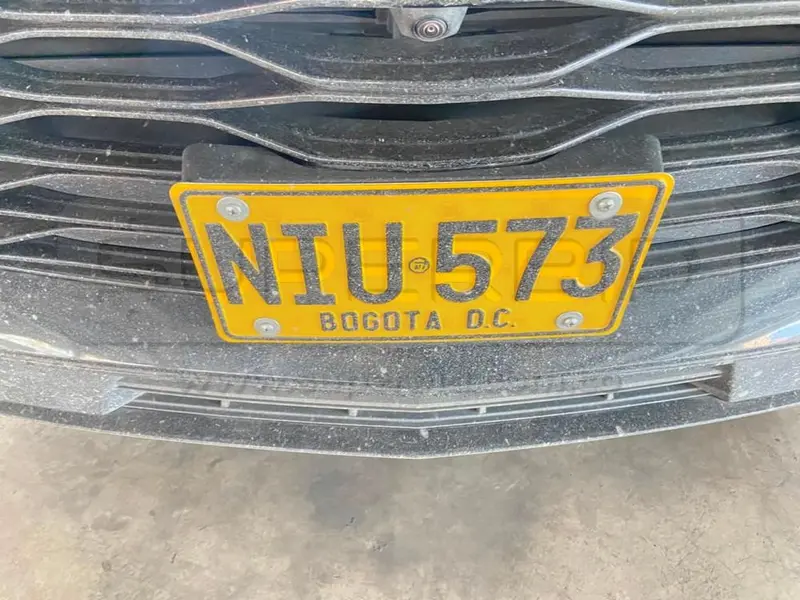 CHEVROLET BLAZER RS AC 3.6 5P AWD TA G 3600 CC, MOD. 2023, RP#1 PLACA: NIU573 Ubic.: Bogota — imagen 2 de 8