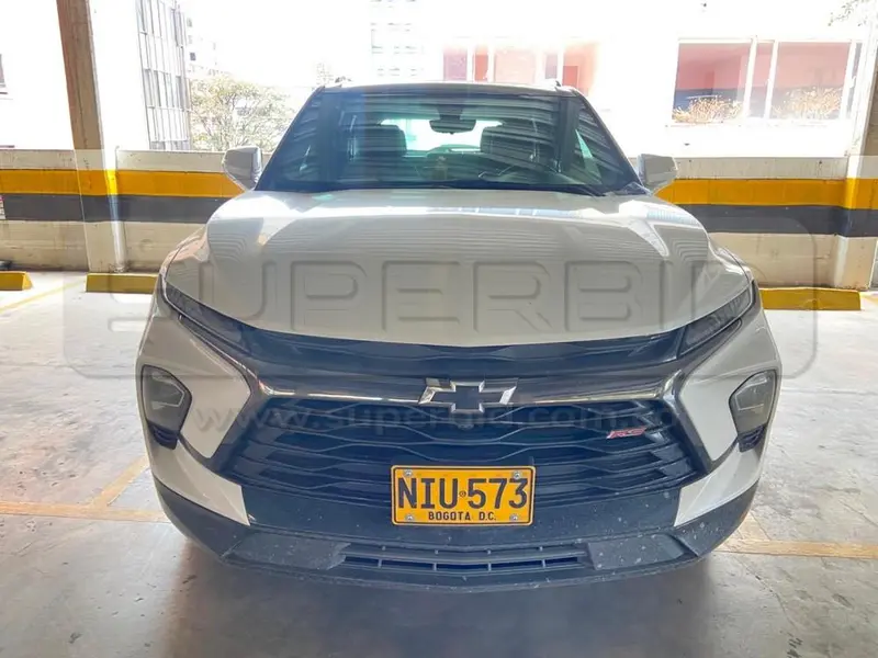 CHEVROLET BLAZER RS AC 3.6 5P AWD TA G 3600 CC, MOD. 2023, RP#1 PLACA: NIU573 Ubic.: Bogota — imagen 3 de 8