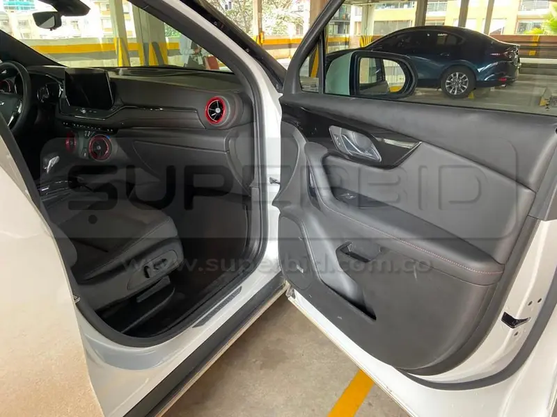 CHEVROLET BLAZER RS AC 3.6 5P AWD TA G 3600 CC, MOD. 2023, RP#1 PLACA: NIU573 Ubic.: Bogota — imagen 5 de 8