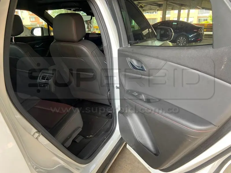 CHEVROLET BLAZER RS AC 3.6 5P AWD TA G 3600 CC, MOD. 2023, RP#1 PLACA: NIU573 Ubic.: Bogota — imagen 7 de 8