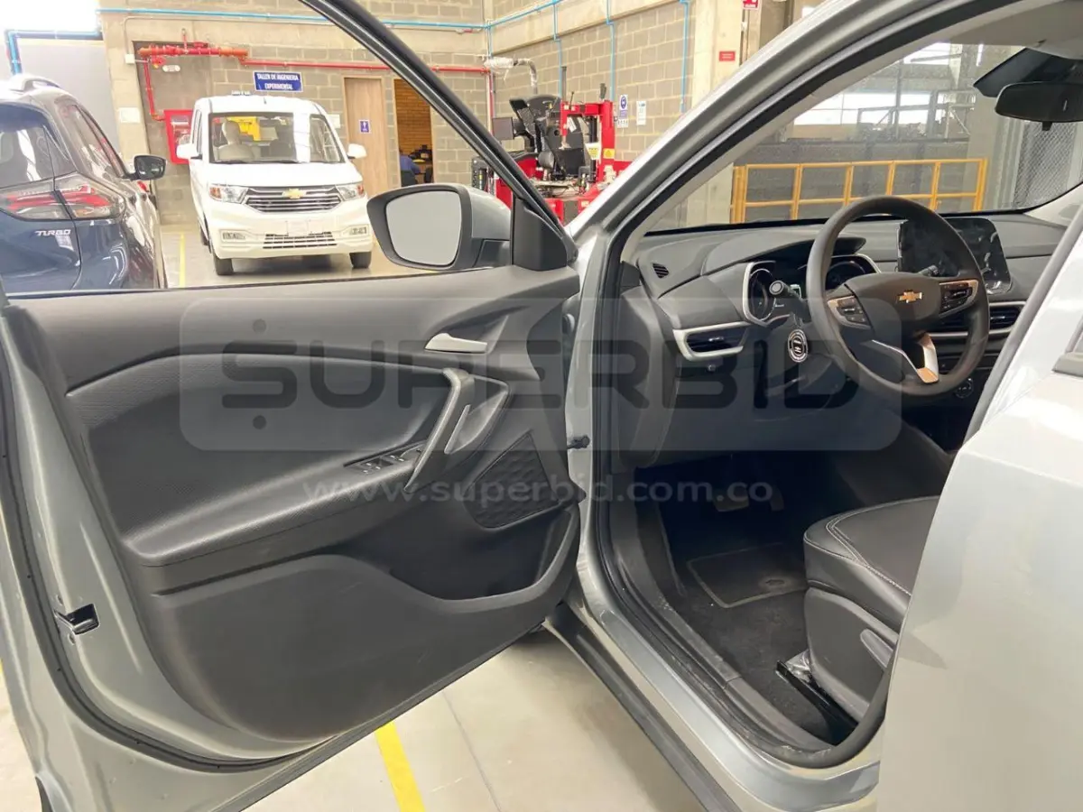 CHEVROLET TRACKER TURBO 1.2 LTZ AT MOD. 2025, PLACA: PHM014 Ubic.: Tocancipa — imagen 4 de 8